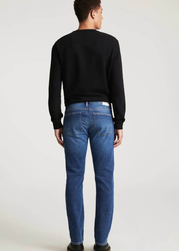 Mavi - Marcus Slim Straight Jeans in Mid Brushed Classic