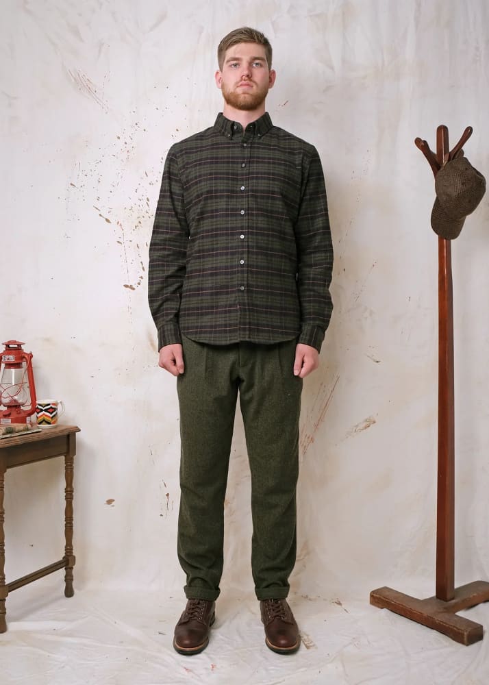 Outclass- Plaid Flannel Classic Shirt in Hunter Green