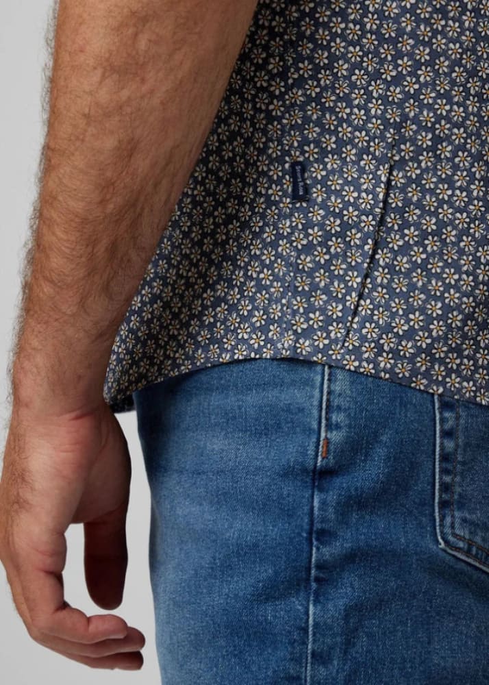 Stone Rose - Daisies Short Sleeve Shirt in Navy - Button